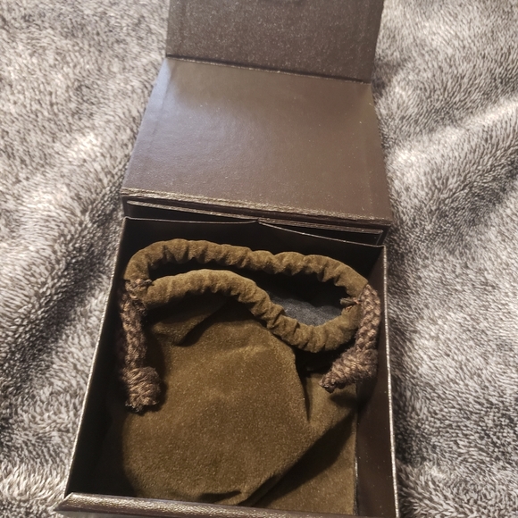 Michael Kors cuff bracelet in gold - Picture 4 of 6